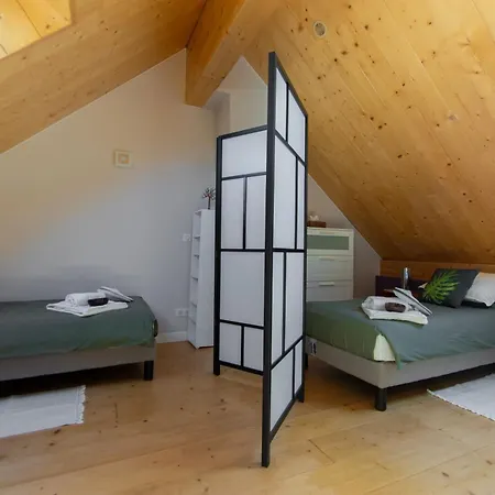 Like Upstairs Private * Étiolles